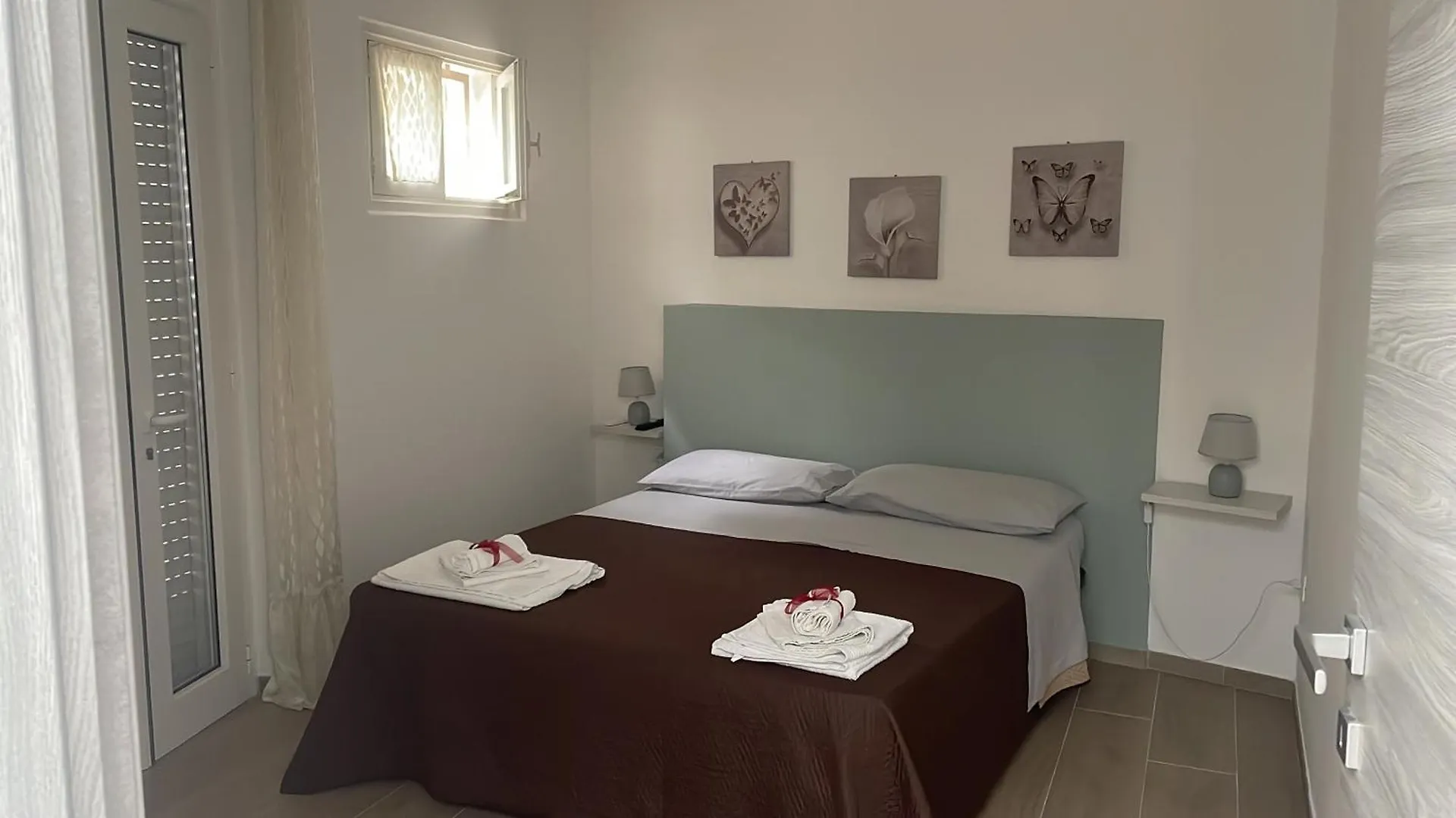 לצ'ה O' Sole Mio Rudiae Rooms איטליה